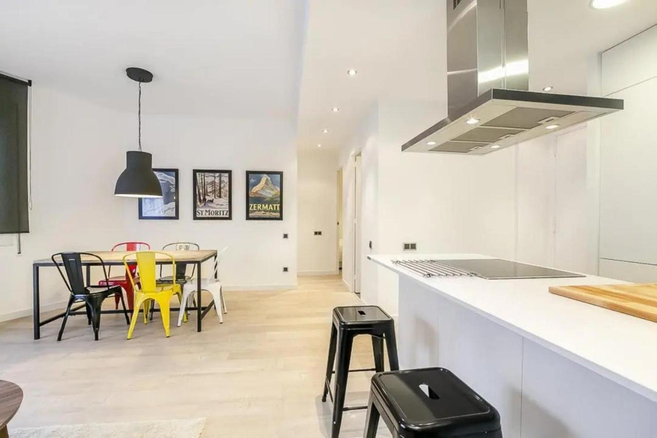 51Sam1021 - Modern Apartment Near Montjuic Барселона Экстерьер фото