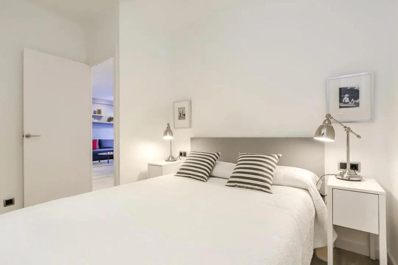 51Sam1021 - Modern Apartment Near Montjuic Барселона Экстерьер фото